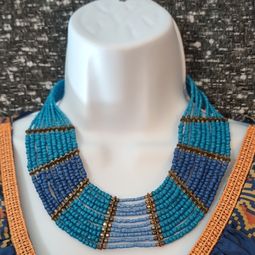 Vibrant Turquoise Beaded Necklace - Picture 4 of 4